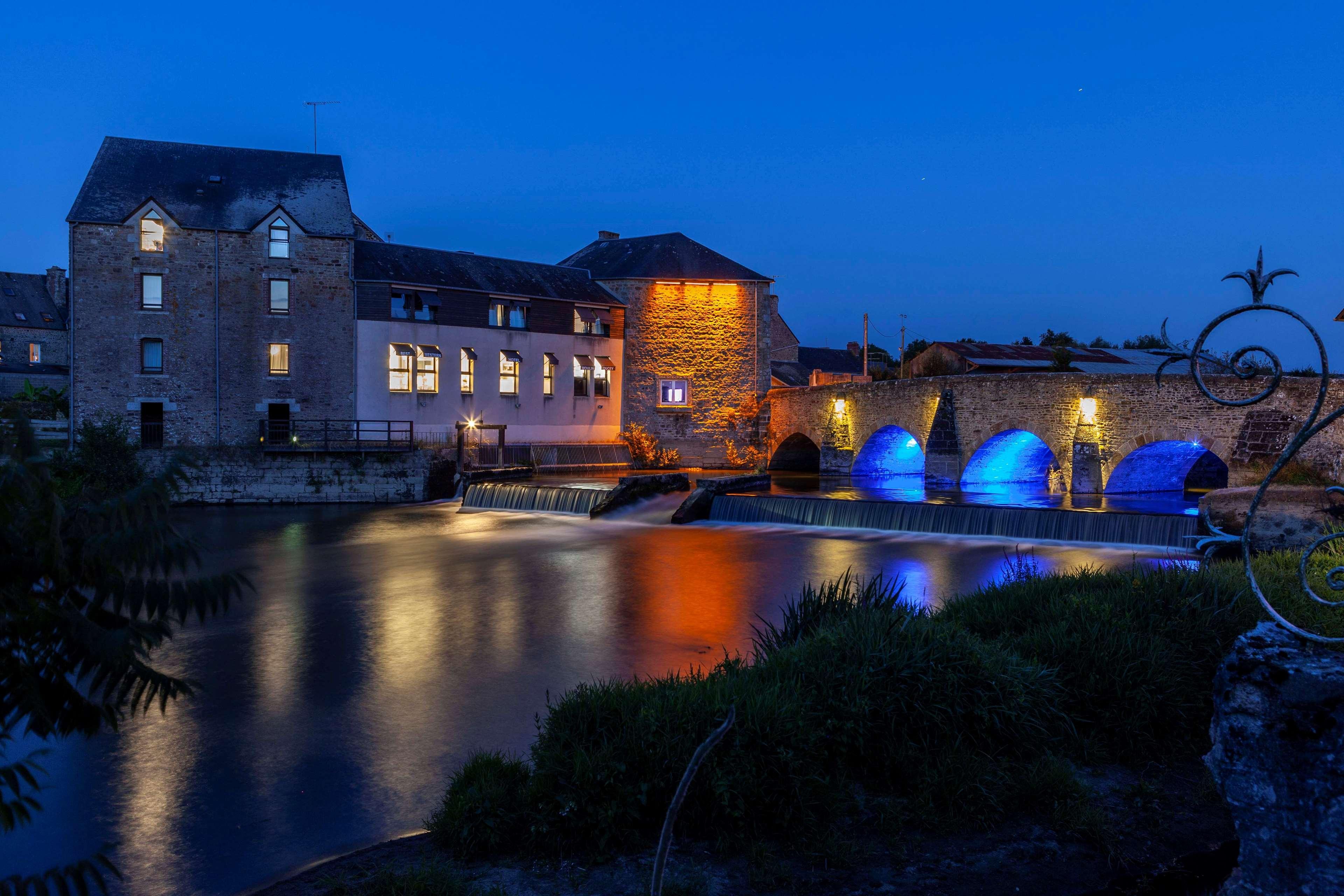 Best Western Le Moulin De Ducey Exteriör bild